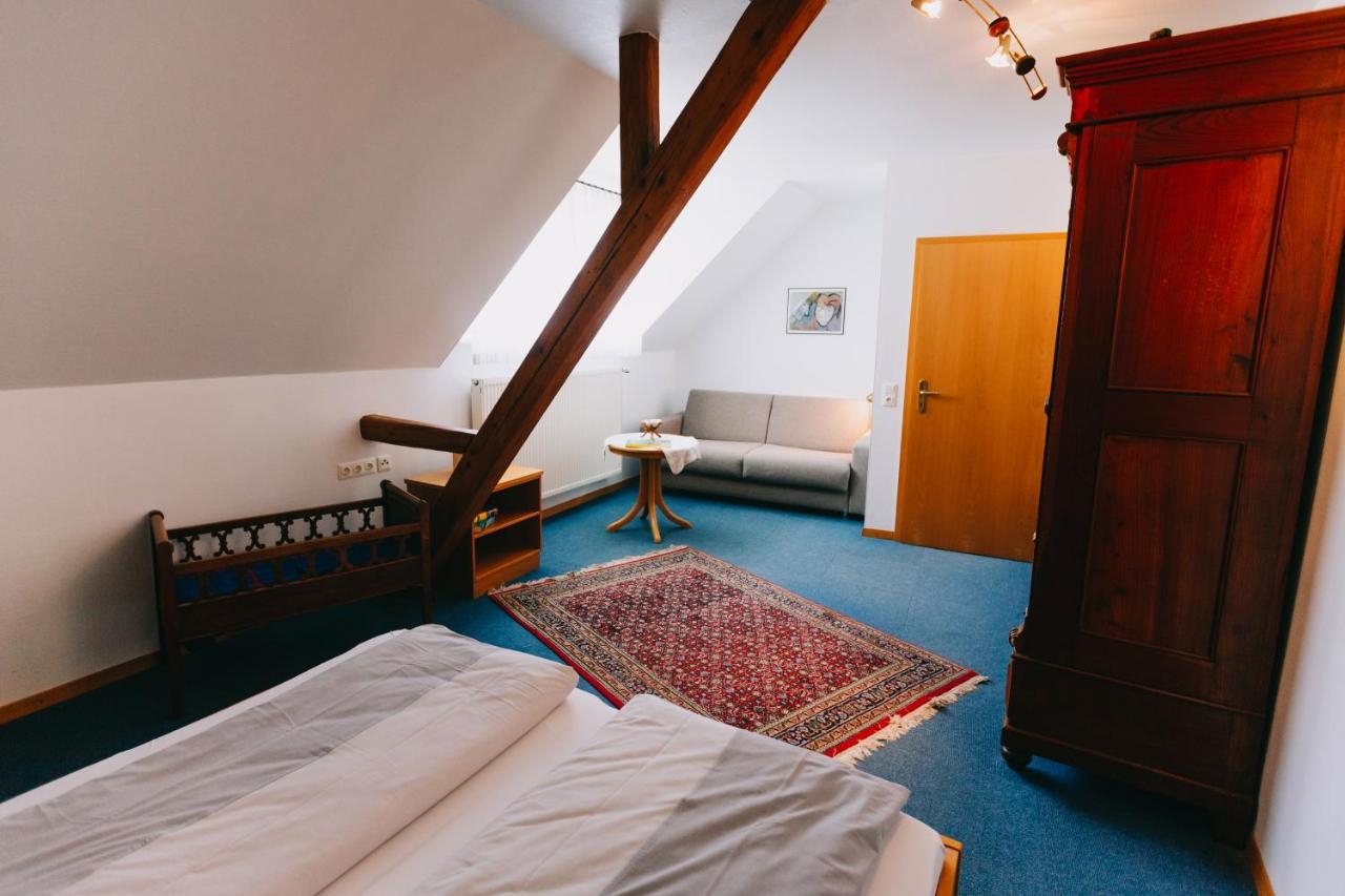 Bio-Weingut Staffelter Hof Guest House Krov Exterior photo